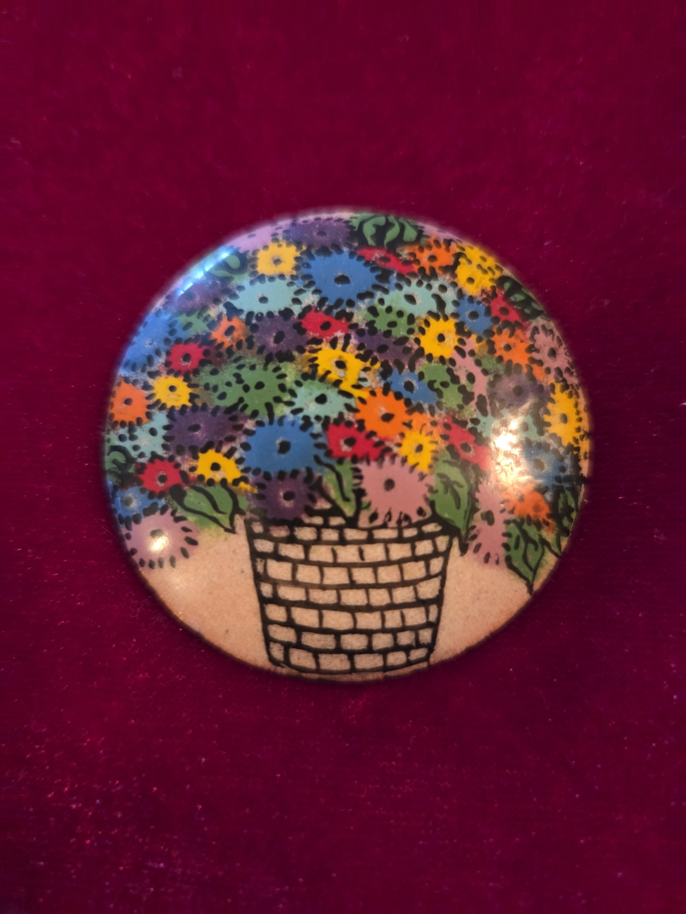 Joyful enamel brooch - Picture 2 of 5